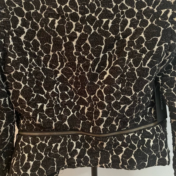 Marciano blazer in size 2. New with tags. - Picture 11 of 11